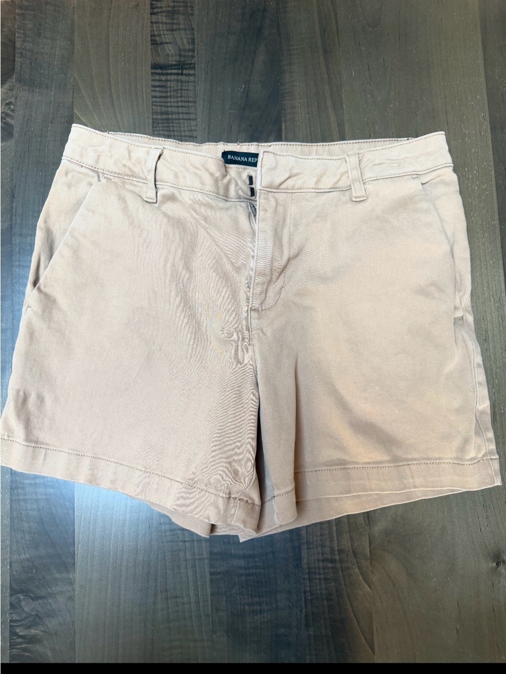 Banana Republic Cream Women’s Chino Shorts, size 8